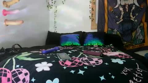 XxPretentious PeachxX online show from June 7, 8:29 am