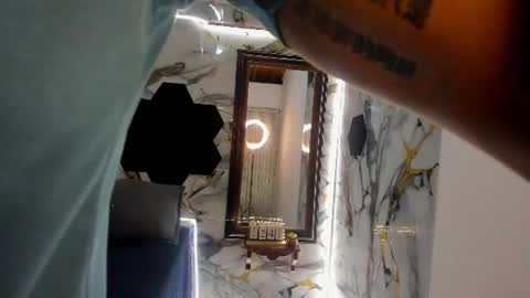 Snapshot of goldendesirexx_ chatting on June 26, 6:01 pm Golden online show from June 26, 6:01 pm