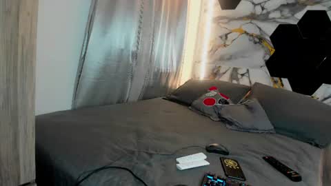 Snapshot of goldendesirexx_ chatting on June 29, 6:52 pm Golden online show from June 29, 6:52 pm