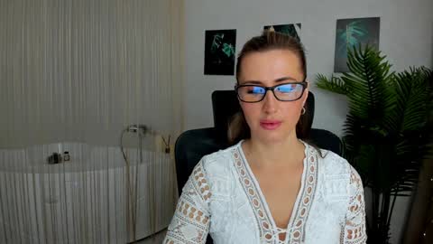 Olivia online show from February 4, 3:33 am