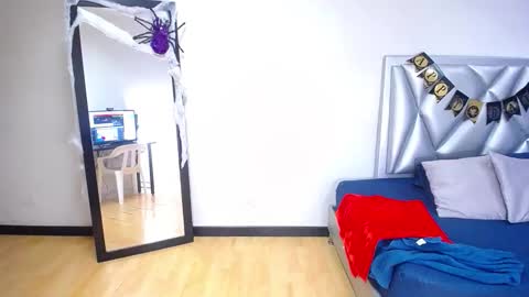 goldenn_ass1 online show from October 30, 2:46 am