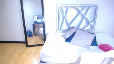 goldenn_ass1 online show from November 6, 4:02 am