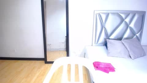 goldenn_ass1 online show from November 21, 3:49 am