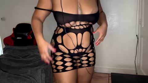 Snapshot of goldenpuss95 chatting on September 16, 3:57 pm GoldenPuss online show from September 16, 3:57 pm