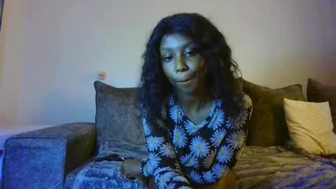 goldiecandy online show from April 18, 12:31 pm