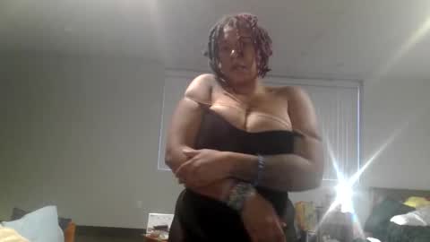 Snapshot of goldieefoxx chatting on December 13, 9:09 pm goldieefoxx online show from December 13, 9:09 pm