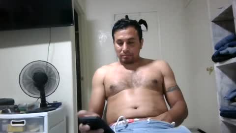 Snapshot of gomezdiazbobby chatting on June 15, 7:32 am gomezdiazbobby online show from June 15, 7:32 am