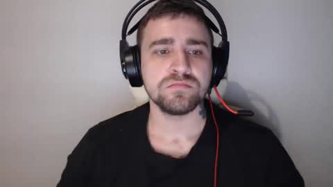 Snapshot of goodbate211 chatting on December 21, 9:55 am goodbate211 online show from December 21, 9:55 am