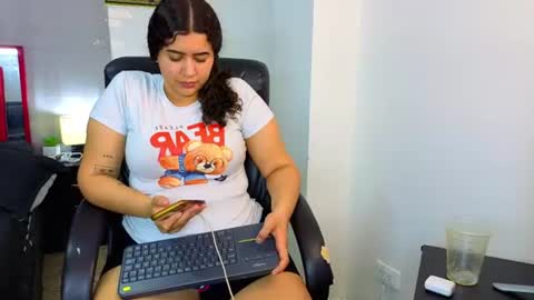 Snapshot of goodgirlxxxl chatting on June 25, 7:13 am Goodgirlxxxl online show from June 25, 7:13 am