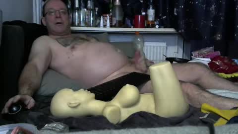 Snapshot of goofylicious_91 chatting on February 7, 6:24 am Peter online show from February 7, 6:24 am