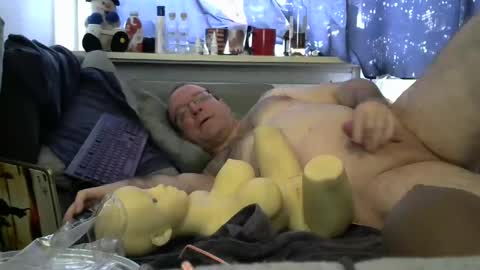 Snapshot of goofylicious_91 chatting on February 13, 2:31 pm Peter online show from February 13, 2:31 pm