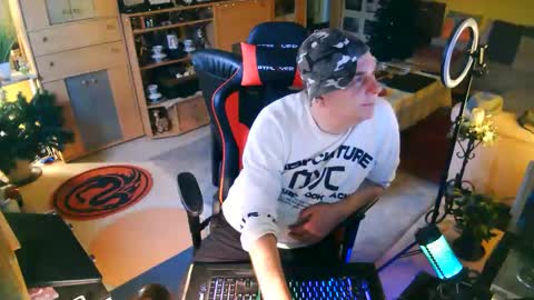 google5001 online show from February 21, 3:02 pm