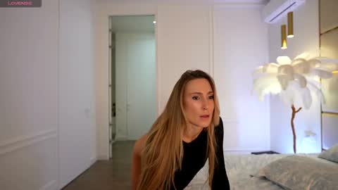gooodgirlhere online show from October 9, 3:43 pm