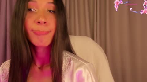 Snapshot of gorgeous_brunette chatting on February 7, 8:20 pm Rose online show from February 7, 8:20 pm