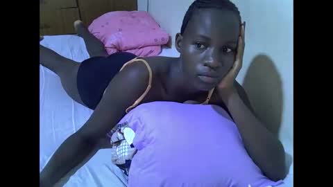 Snapshot of gorgeous_maya1 chatting on December 14, 9:47 am gorgeous_maya1 online show from December 14, 9:47 am