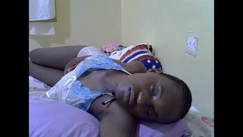 Snapshot of gorgeous_maya1 chatting on February 4, 9:37 am gorgeous_maya1 online show from February 4, 9:37 am