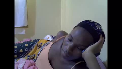 Snapshot of gorgeous_maya1 chatting on February 25, 6:23 am gorgeous_maya1 online show from February 25, 6:23 am