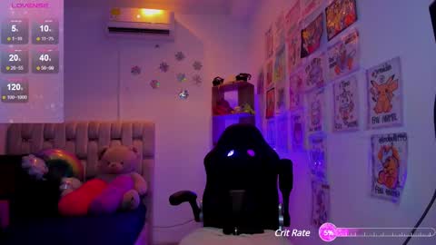 Snapshot of gorgeous_t chatting on February 18, 7:52 pm i am Jessi I love animals and drawing I hope to get along with everyone. XOXO online show from February 18, 7:52 pm