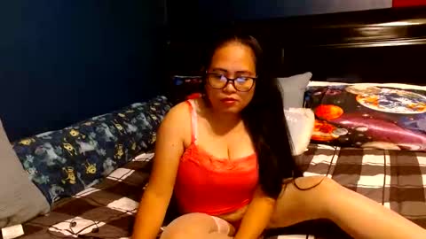 Snapshot of gorgeouslyn09 chatting on September 21, 9:49 pm gorgeouslyn09 online show from September 21, 9:49 pm