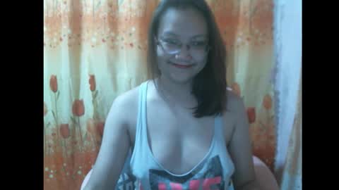 gorgeousmama online show from September 12, 1:33 pm