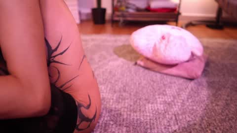 sophie  Special celebration a the beach 300k followers 3011 and 0112   online show from January 9, 11:13 pm