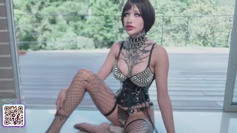 sophie  Special celebration a the beach 300k followers 3011 and 0112   online show from April 25, 7:33 pm