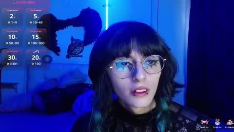 goth_minerva online show from September 24, 1:58 pm