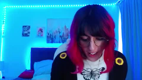 Snapshot of goth_minerva chatting on December 15, 1:59 pm goth_minerva online show from December 15, 1:59 pm