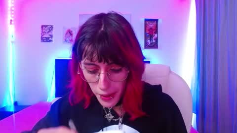 Snapshot of goth_minerva chatting on January 6, 1:37 pm goth_minerva online show from January 6, 1:37 pm