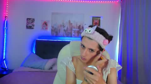 Snapshot of goth_minerva chatting on January 17, 2:22 pm goth_minerva online show from January 17, 2:22 pm