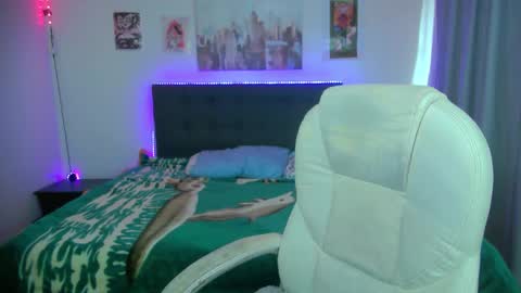 Snapshot of goth_minerva chatting on February 2, 1:32 pm goth_minerva online show from February 2, 1:32 pm