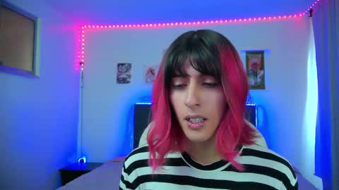 Snapshot of goth_minerva chatting on February 6, 1:58 pm goth_minerva online show from February 6, 1:58 pm