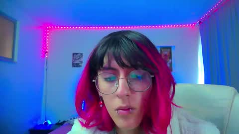 Snapshot of goth_minerva chatting on February 17, 1:40 pm goth_minerva online show from February 17, 1:40 pm