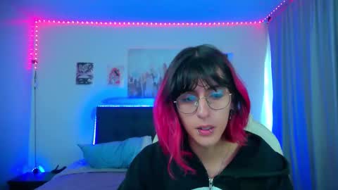 Snapshot of goth_minerva chatting on February 22, 1:31 pm goth_minerva online show from February 22, 1:31 pm