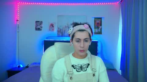 Snapshot of goth_minerva chatting on February 25, 1:43 pm goth_minerva online show from February 25, 1:43 pm