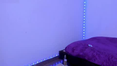 Snapshot of gothpeachs chatting on November 21, 9:57 pm Laia online show from November 21, 9:57 pm