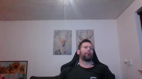 Snapshot of gottalop chatting on December 19, 7:37 am gottalop online show from December 19, 7:37 am