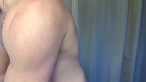 Snapshot of goura2000 chatting on January 30, 3:29 pm goura2000 online show from January 30, 3:29 pm