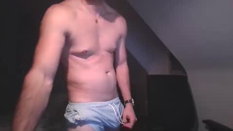 Snapshot of goura2000 chatting on September 18, 9:06 pm goura2000 online show from September 18, 9:06 pm