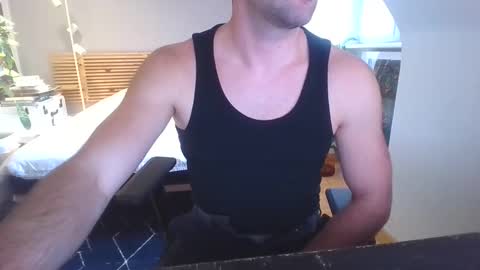 Snapshot of goura2000 chatting on February 10, 1:59 pm goura2000 online show from February 10, 1:59 pm