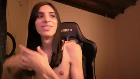 angelito tu novio online show from April 11, 3:33 am