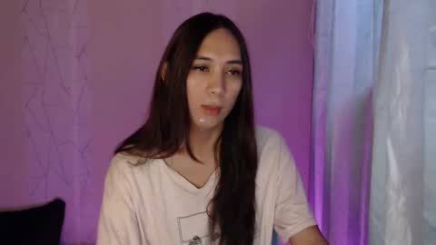 Snapshot of grace_for_youuu chatting on November 17, 4:18 am HoneyGrace online show from November 17, 4:18 am