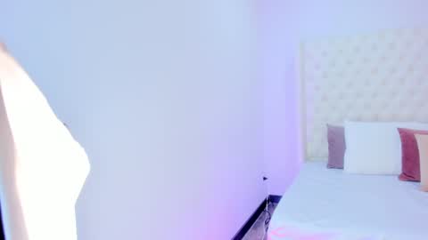 Snapshot of gracecartier chatting on December 22, 5:45 am Grace Cartier online show from December 22, 5:45 am