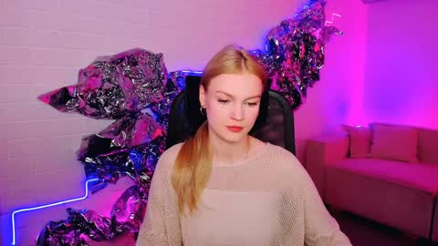 Snapshot of graceglamour chatting on December 22, 5:12 am Grace Glamour online show from December 22, 5:12 am