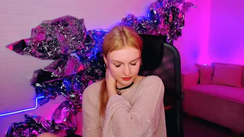 Snapshot of graceglamour chatting on December 22, 8:16 am Grace Glamour online show from December 22, 8:16 am