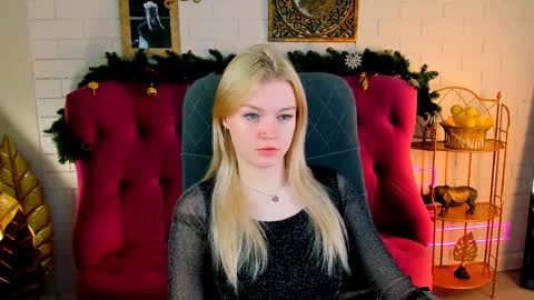 Snapshot of graceglamour chatting on December 30, 5:37 am Grace Glamour online show from December 30, 5:37 am