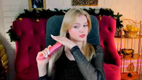 Snapshot of graceglamour chatting on December 30, 8:43 am Grace Glamour online show from December 30, 8:43 am