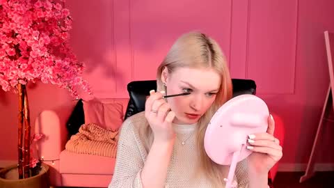 Snapshot of graceglamour chatting on January 6, 5:41 am Grace Glamour online show from January 6, 5:41 am