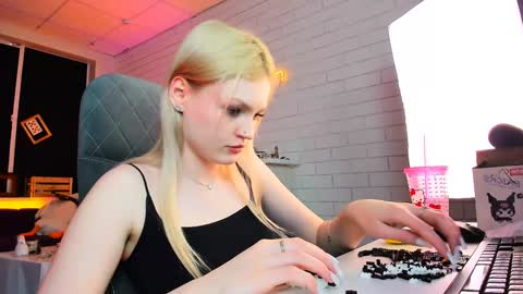 Snapshot of graceglamour chatting on January 9, 11:36 am Grace Glamour online show from January 9, 11:36 am