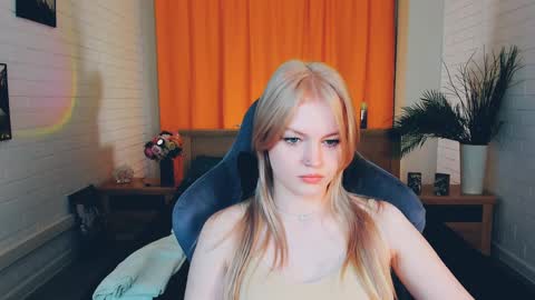 Snapshot of graceglamour chatting on January 11, 8:33 am Grace Glamour online show from January 11, 8:33 am